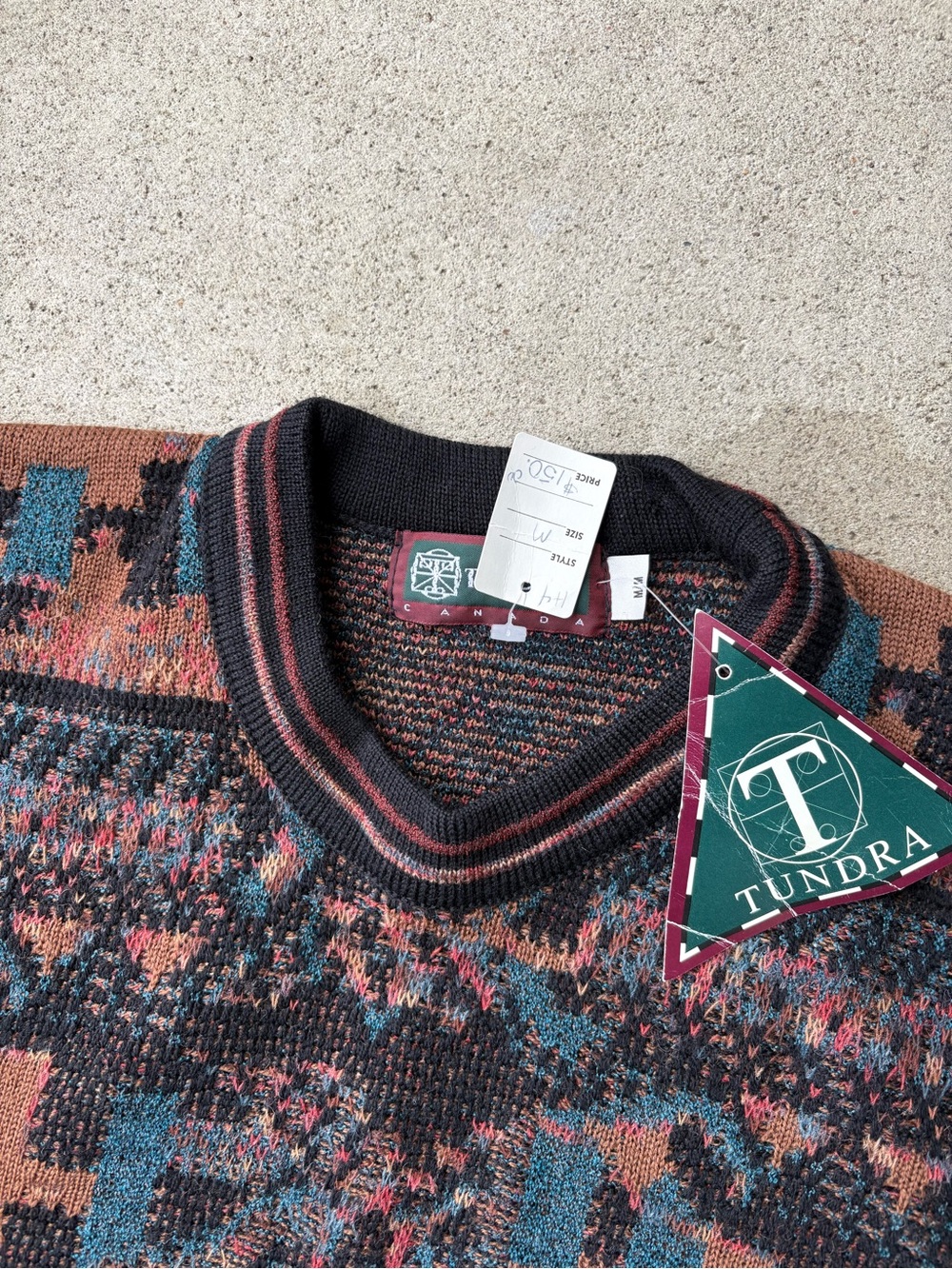 Vintage 90s NWT Tundra Canada Patterned Knit Merino Wool Sweater Medium - Picture 4 of 4